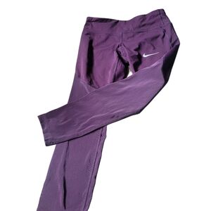 Nike Plum Colored Cropped Leggings S